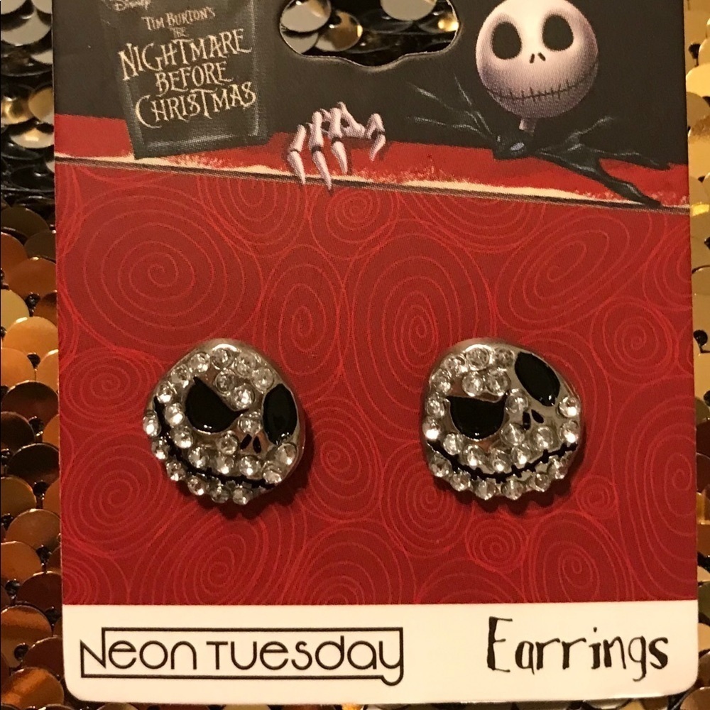 NWT Nightmare before Christmas 🎄 skull 💀 Jack earrings